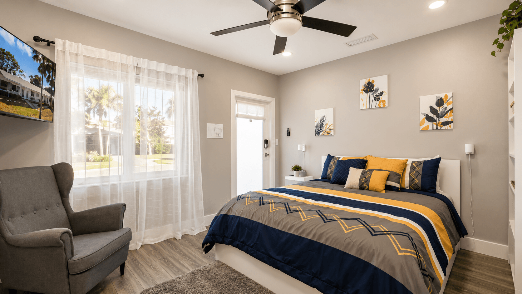 Poinsettia Paradise — One Bedroom
